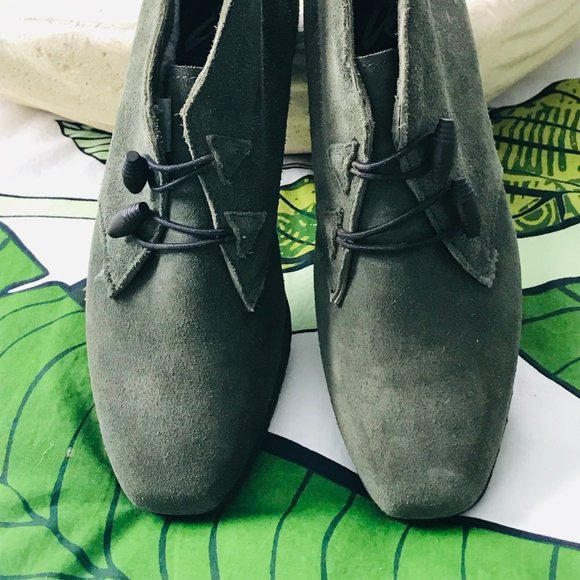 RARE Vintage Suede Ankle Boot - Picture 3 of 8